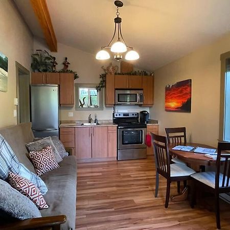 Cozy Corner Cottage Port Renfrew Εξωτερικό φωτογραφία